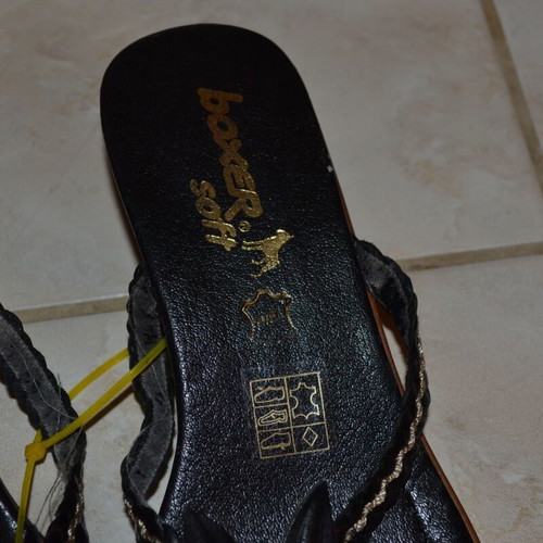Boxer black sandals with low heel like new, size 36