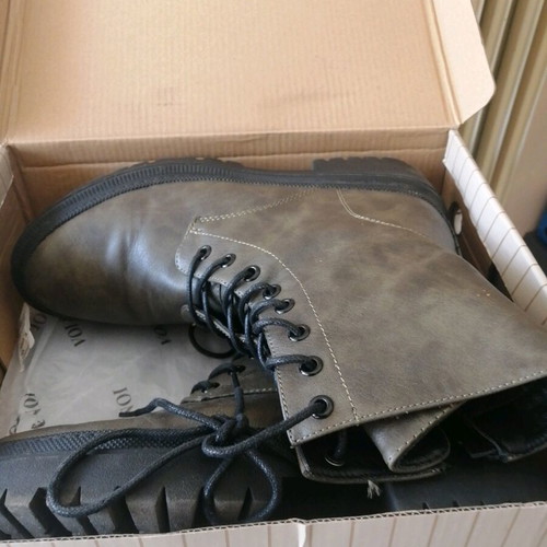 Voi and Noi women's leather boots like new, brown, size 39