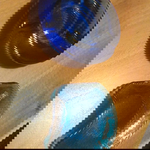 Γυάλινα τασάκια σαν καινούργια, σετ με γαλάζια και μπλε απόχρωση