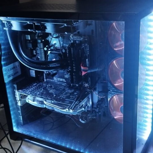 Gaming PC i7 with Lian Li case, Corsair AIO, MSI Rx 570 8GB