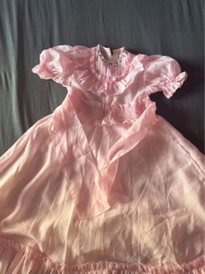 Pink women's children's dress like new