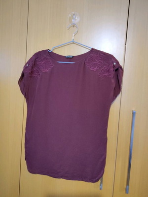 Massimo Dutti Bordeaux top like new, size small