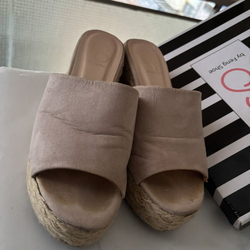 F S Feng Shoe women's nude suede platform sandals like new