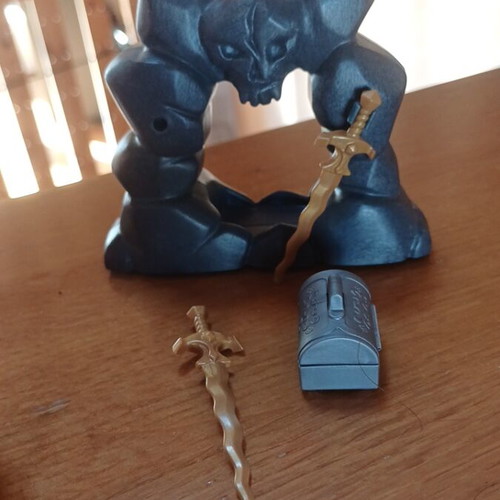Playmobil 5657 Knight and Dragon used, older model with missing parts