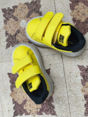 Adidas Advantage Smiley Cfi children's sports shoes size 22 used