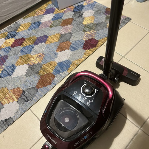 Vacuum cleaner new, bought last week with receipt