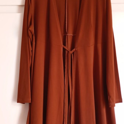 Light cardigan in warm brown shade with front tie