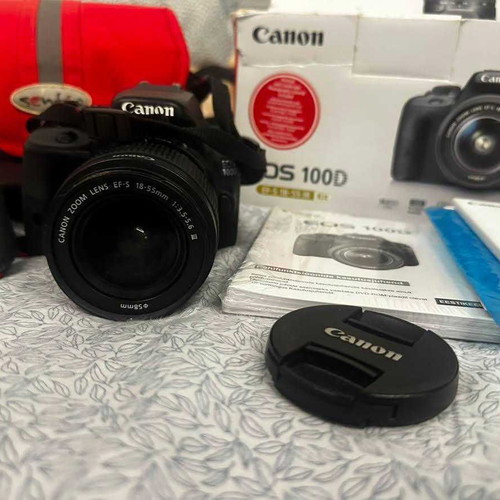Canon EOS 100D DSLR Kit 18-55mm used, original box and case
