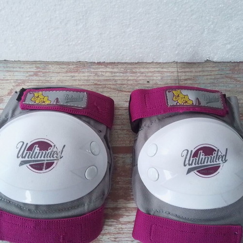 Unlites Kids Protection Set for Bicycle and Roller Skating Rider XS like new