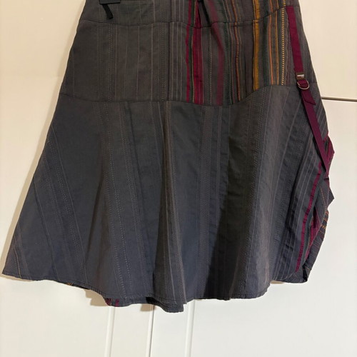 Toi&Moi skirt new, size Small, gray