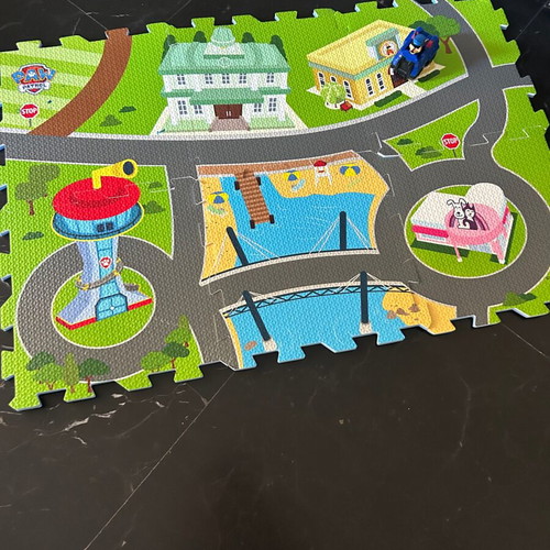 Paw Patrol puzzle mat like new, soft material with figure