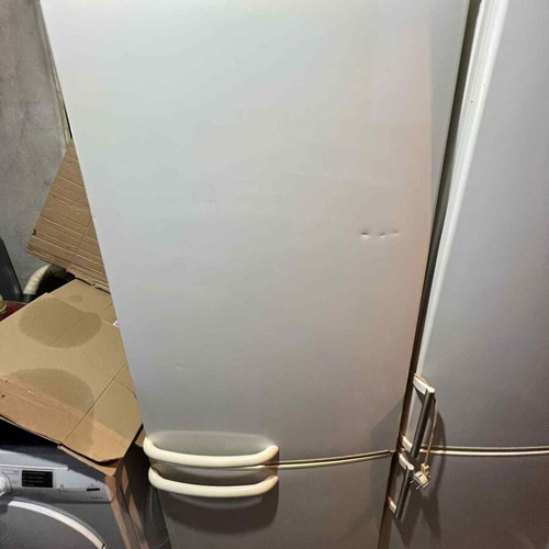 Refrigerator freezer full no frost used, good condition, fully functional