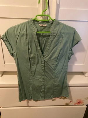 Calliope shirt like new, size large, green