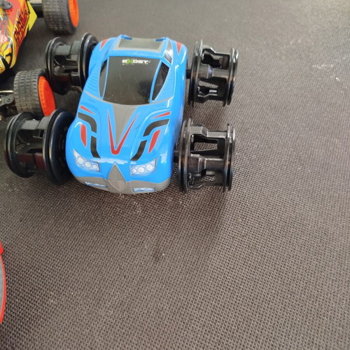 Exost Silverlit remote control car set with accessories