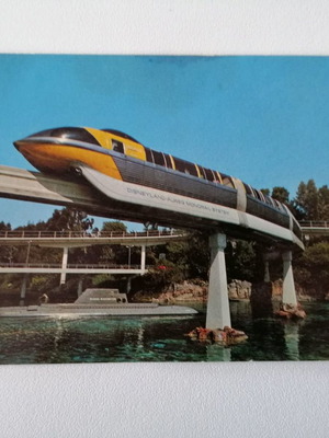 Винтидж пощенска картичка Tomorrowland Wonderland California 1970 употребявана