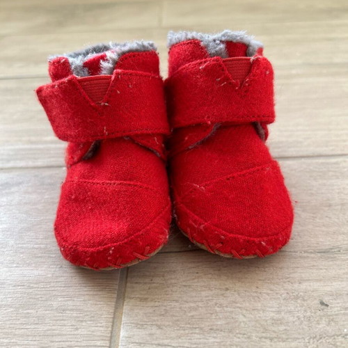 TOMS soft sole baby shoes used, size 19.5