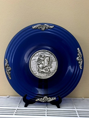 Decorative plate with Saint George image like new