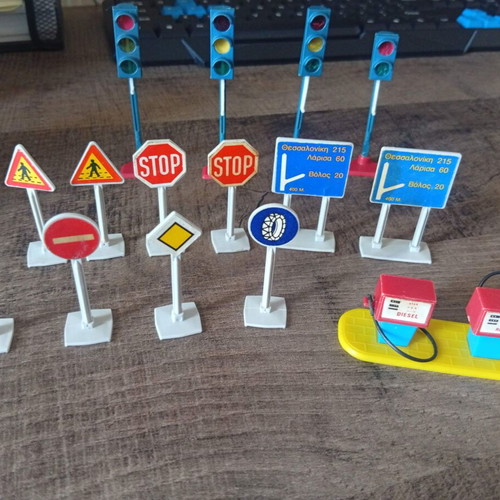 Joy Toy traffic signs and double gas pump set used