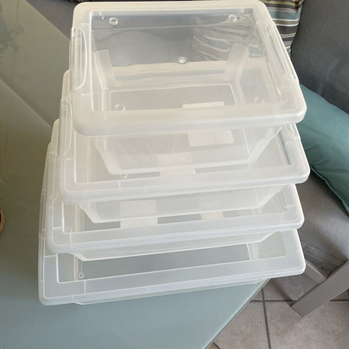 Plastic storage boxes with lids 2LT, 4LT, 6LT, 15LT like new set of four