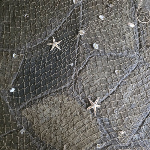 Decorative wall net with shells like new