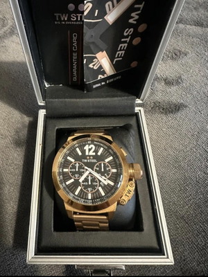 TW Steel CE1024R 50mm chronograph watch like new, rose gold