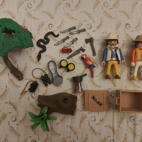 Playmobil Safari 3018 playset used without jeep