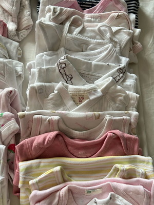 Φορμάκια κοντομάνικα 0-3 μηνών σαν καινούργια, πακέτο 36