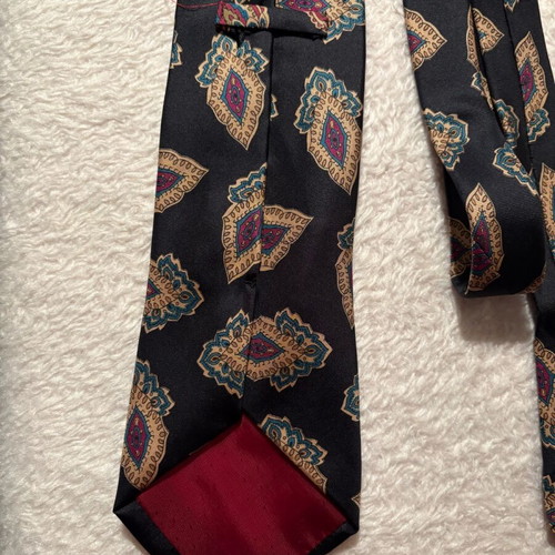 Vintage silk tie like new