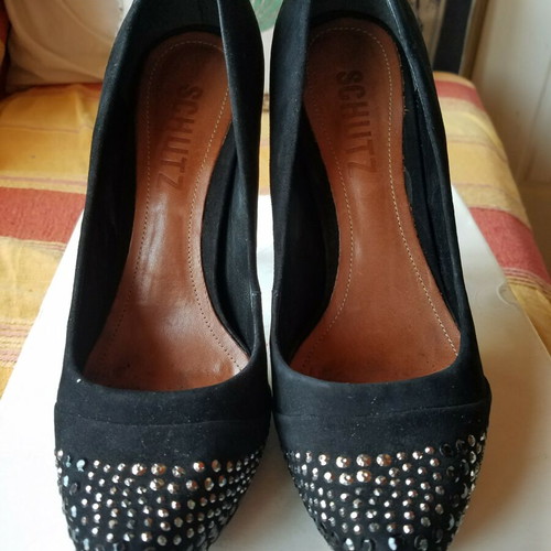 Schutz leather pumps size 39 black like new