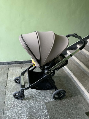Chipolino Elit stroller like new with car seat and newborn bassinet