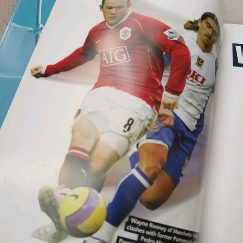 World Cup Skills book like new, football, English