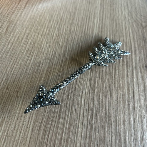 Handmade arrow brooch with rhinestones like new