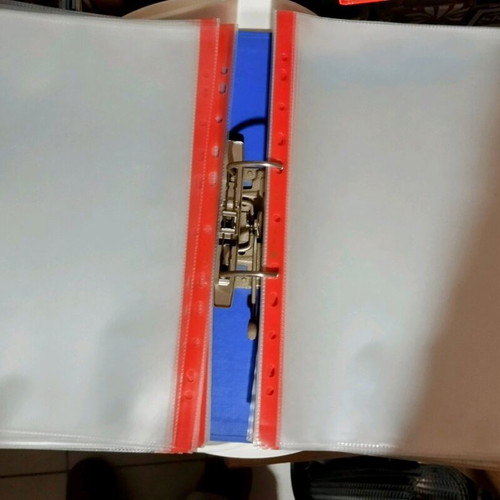 Plastic sleeves for A4 like new, 190 pieces with binder
