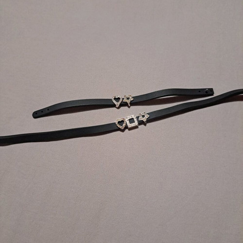 Choker necklace and bracelet set like new, with rubber and metal details