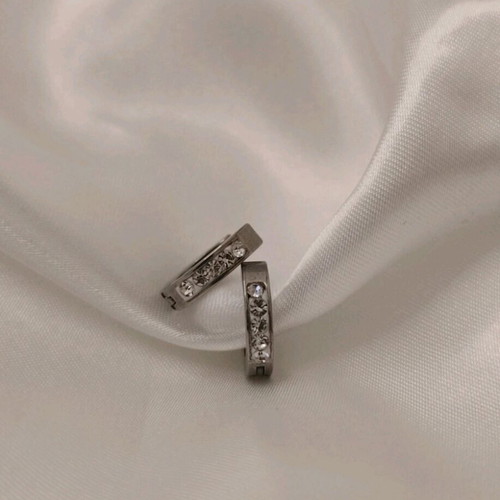Steel earrings with rhinestones new, silver color