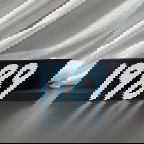 Βάσεις για CD και βινύλια Taylor Swift καινούργιες