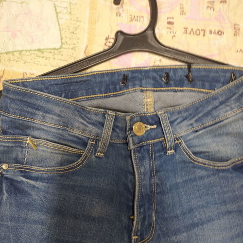 Guess women's skinny jeans, blue denim, size S