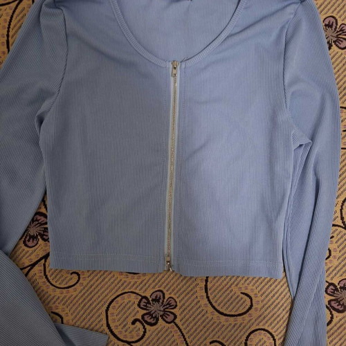 Shein crop top like new, size S, blue with zipper detail