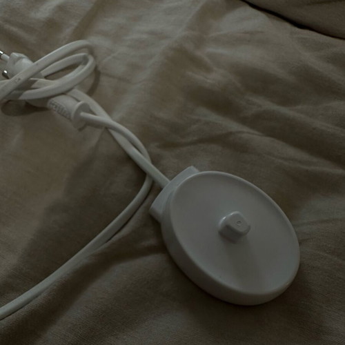 Oral-B iO 2 used electric toothbrush