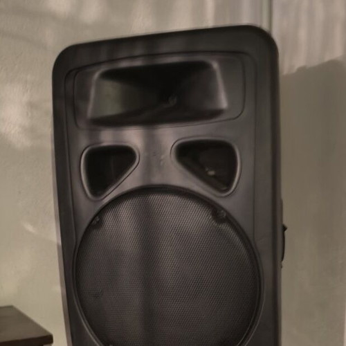 Ibiza speaker with stand like new