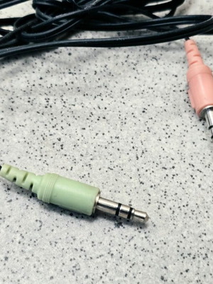 Wired headset with boom microphone 3.5mm jack