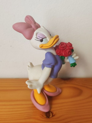 Disney 3D Figurine Daisy Duck Holding Bouquet of Red Roses like new
