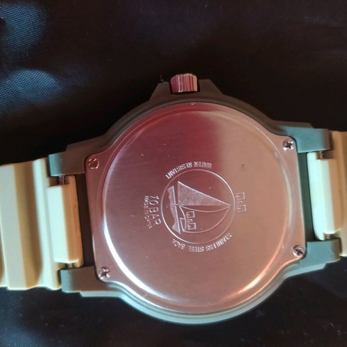 Q&Q men's watch new with camouflage strap and 10 bar waterproof