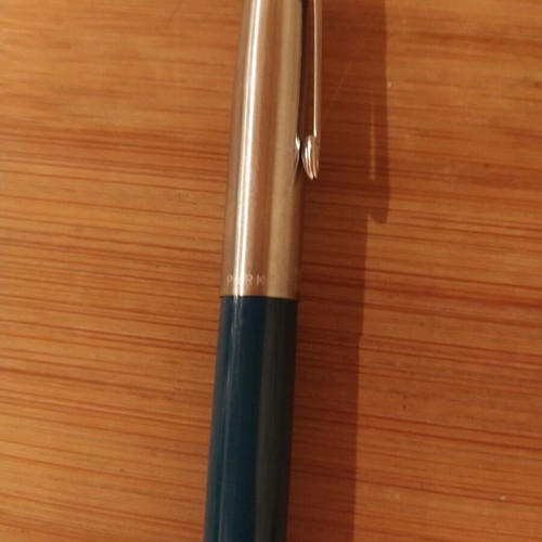 Vintage Parker 21 pen used, collectible green