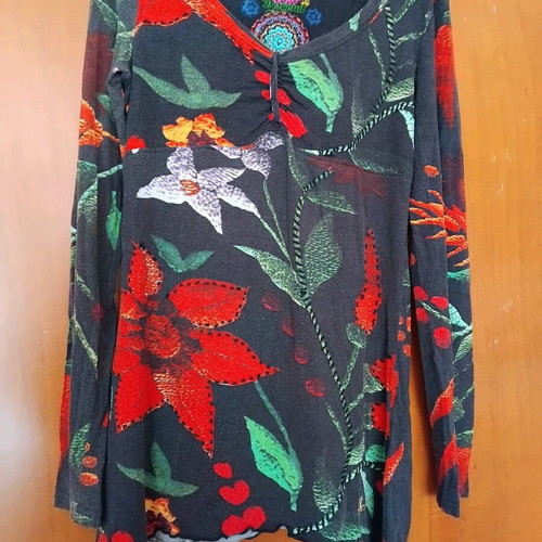 Desigual long-sleeve blouse like new, colorful with floral design