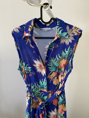Zic Zac dress long sleeveless with buttons and belt used, blue floral, small
