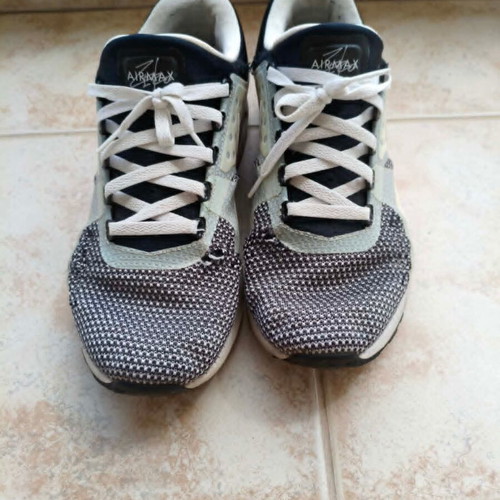 Nike Air Max used black and white sneakers size 46