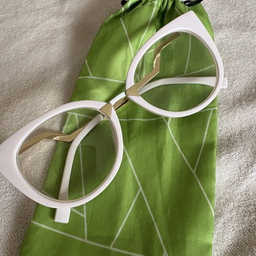 Glasses without myopia lenses, pink and gold accessory