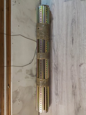 Din rails galvanized perforated, like new, pack of about 70