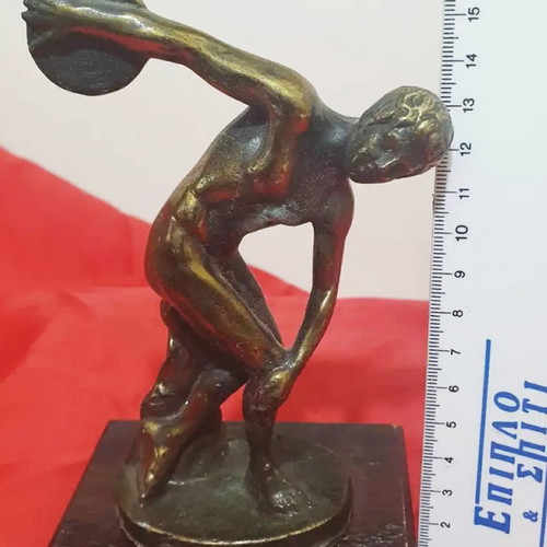 Discobolus statuette used, bronze with oak wooden base